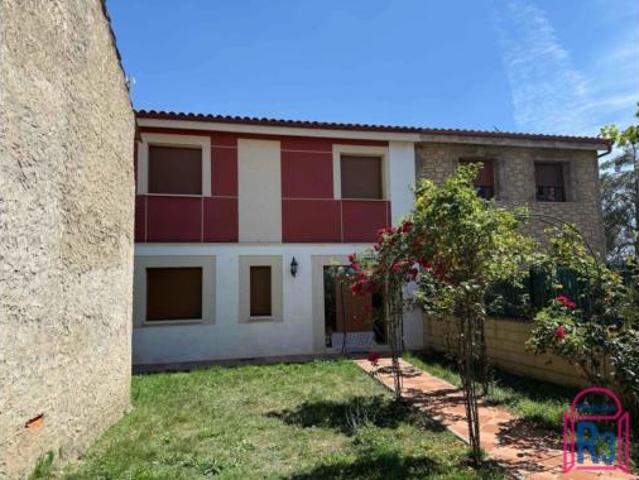 Casa en alquiler en Onzonilla, Castilla y León