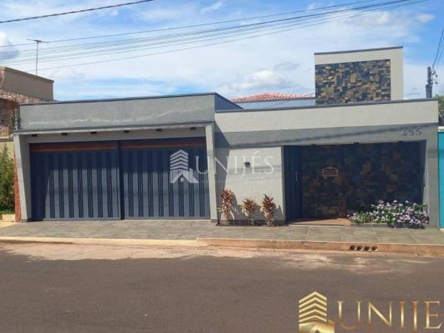 Casa venda em Região Geográfica Imediata de Monte Carmelo, Monte Carmelo