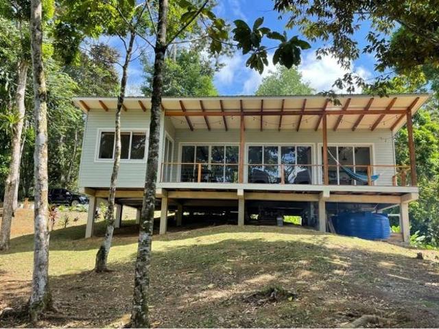Casa amoblada en venta en bocas del toro