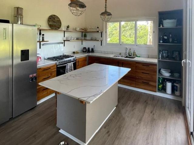 Casa amoblada en venta en bocas del toro