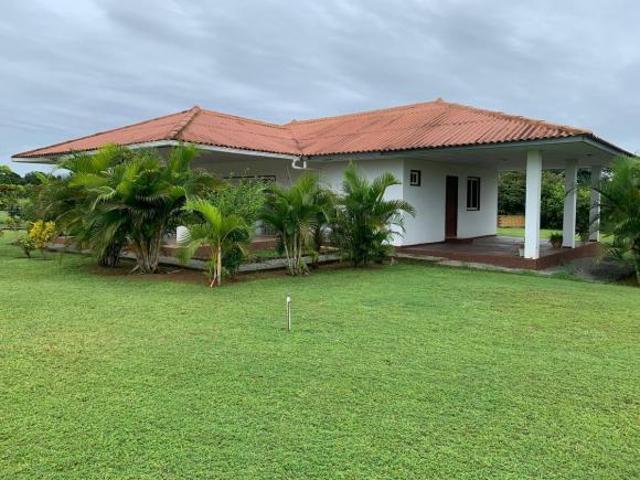 CASA AMOBLADA EN VENTA LA CANDELARIA PESÉ