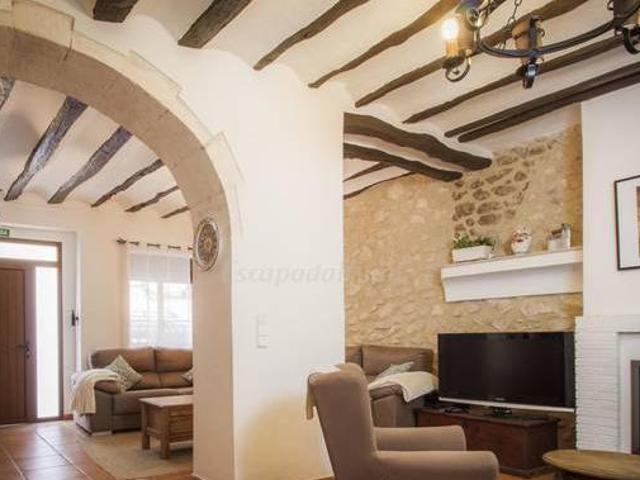 Casa en alquiler en Alcoleja