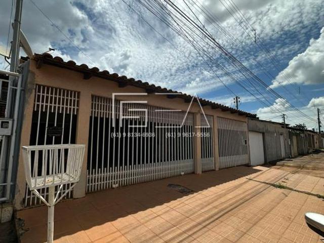 Casa venda em Região Geográfica Imediata de Águas Lindas de Goiás, Região Integrada de Desenvolvimento do Distrito Federal e Entorno