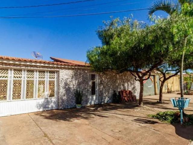 Casa venda em Região Geográfica Imediata do Distrito Federal, Região Integrada de Desenvolvimento do Distrito Federal e Entorno