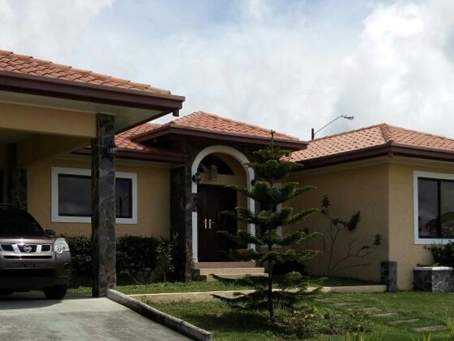 Casa amueblada en residencial los molinos boquete