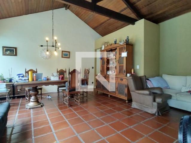 Casa aluguel em Região Geográfica Imediata do Rio de Janeiro, Região Metropolitana do Rio de Janeiro