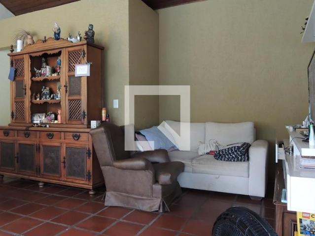 Casa aluguel em Região Geográfica Imediata do Rio de Janeiro, Região Metropolitana do Rio de Janeiro