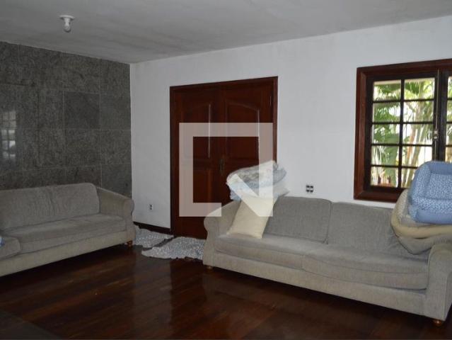 Casa aluguel em Região Geográfica Imediata do Rio de Janeiro, Região Metropolitana do Rio de Janeiro