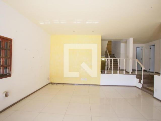 Casa aluguel em Região Geográfica Imediata do Rio de Janeiro, Região Metropolitana do Rio de Janeiro