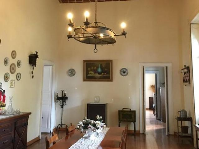 Casa Antigua a Precio de Oportunidad