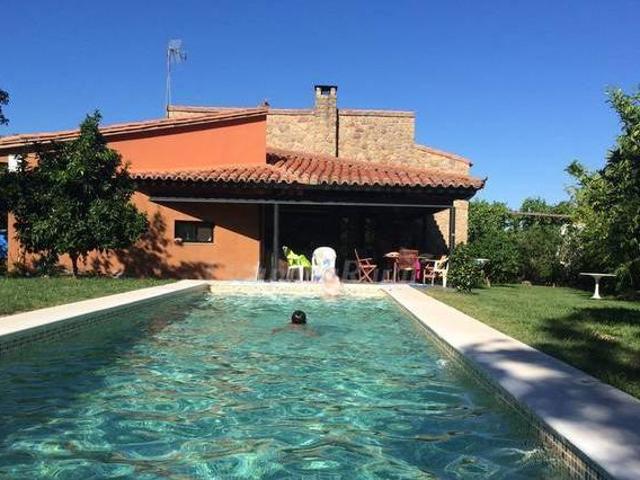 Casa en alquiler en Hoyos, Extremadura