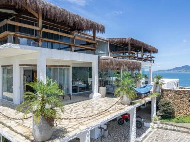 Casa venda em Armacão, Ilhabela
