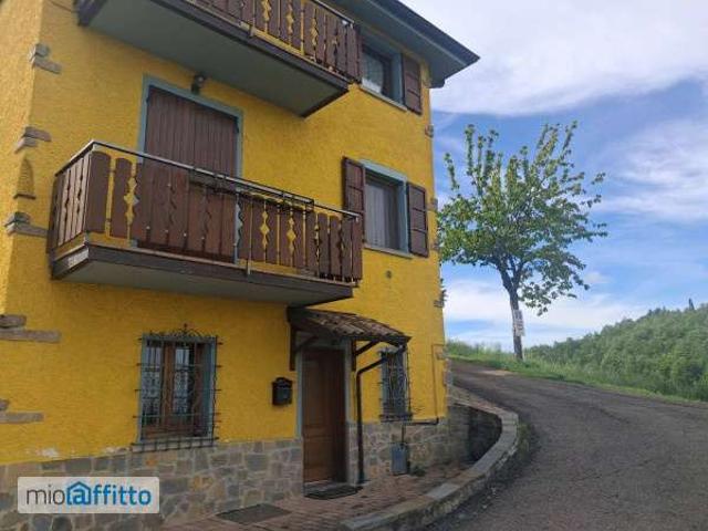 Villa Indipendente in affitto a Appennino Reggiano, Re