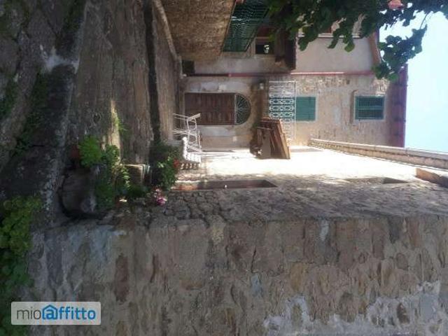 Villa Indipendente in affitto a Strada in Casentino, Castel San Niccolò
