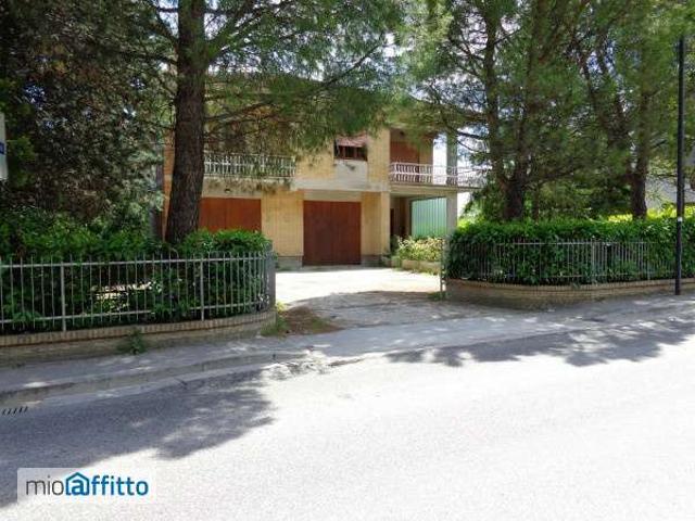Villa Indipendente in affitto a Chiesanuova, Marche