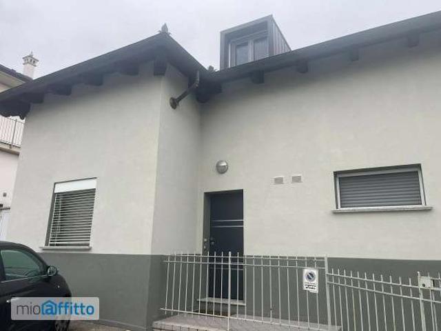 Villa Indipendente in affitto a Borgo Moretta, Alba