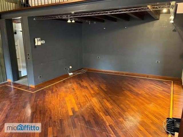 Villa Indipendente in affitto a Comunità montana del Sebino bresciano, Iseo