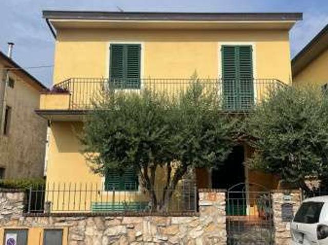 Villa Indipendente in affitto a Montale Alto, Montale