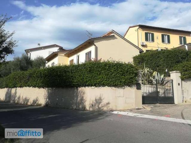 Villa Indipendente in affitto a Montemurlo, Toscana