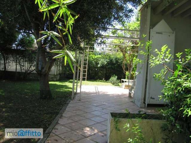 Villa Indipendente in affitto a Borgo Medievale, Roma Capitale