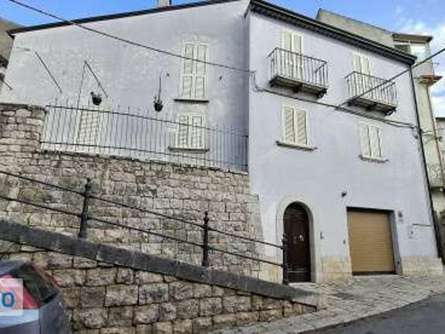 Villa Indipendente in affitto a Riccia, Molise