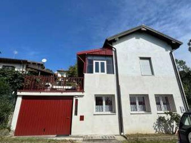Villa Indipendente in affitto a Lissago, Varese