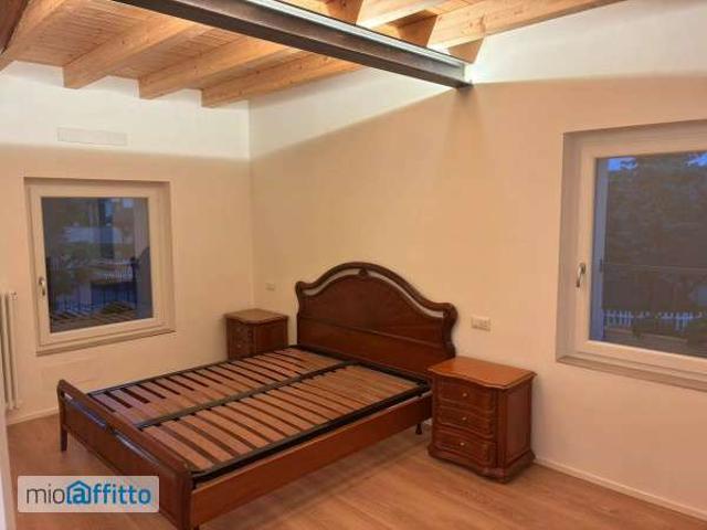 Villa Indipendente in affitto a Cucciago, Como