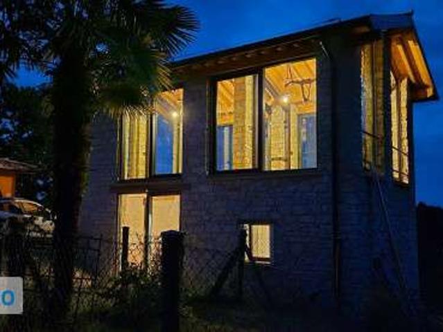 Villa Indipendente in affitto a Appennino Reggiano, Re