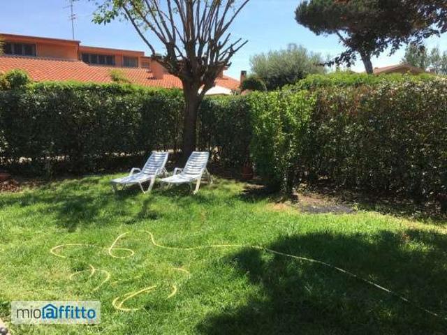 Villa Indipendente in affitto a Marina di San Nicola, Roma Capitale