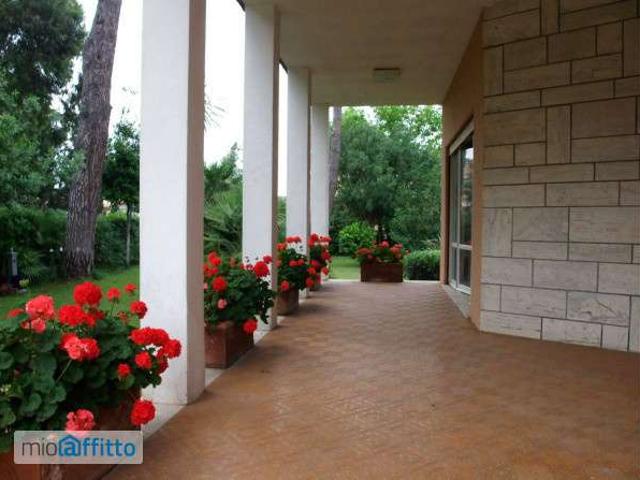 Villa Indipendente in affitto a Tognazzi, Roma Capitale