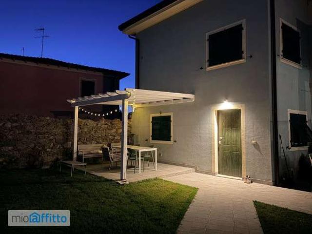 Villa Indipendente in affitto a Sarzana, Liguria