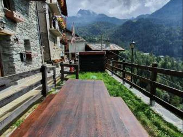Villa Indipendente in affitto a Aosta