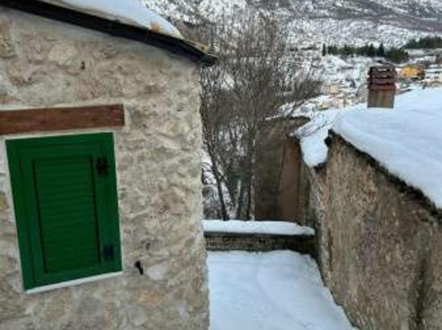 Villa Indipendente in affitto a Villalago, Abruzzo