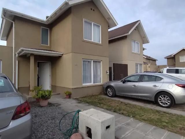 Casa en arriendo en Padre Hurtado, Metropolitana