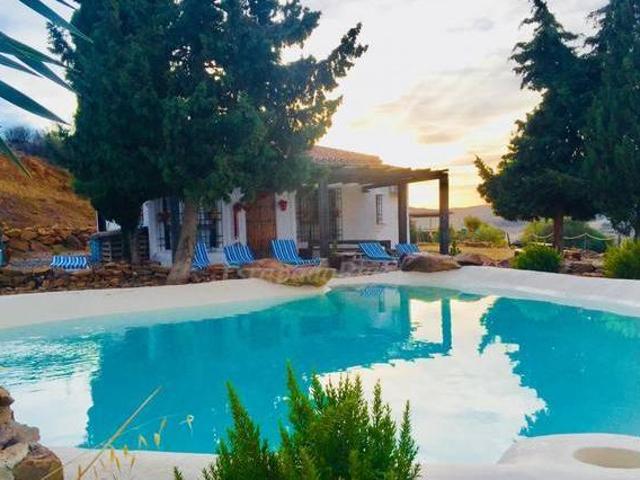 Casa en alquiler en Almogía