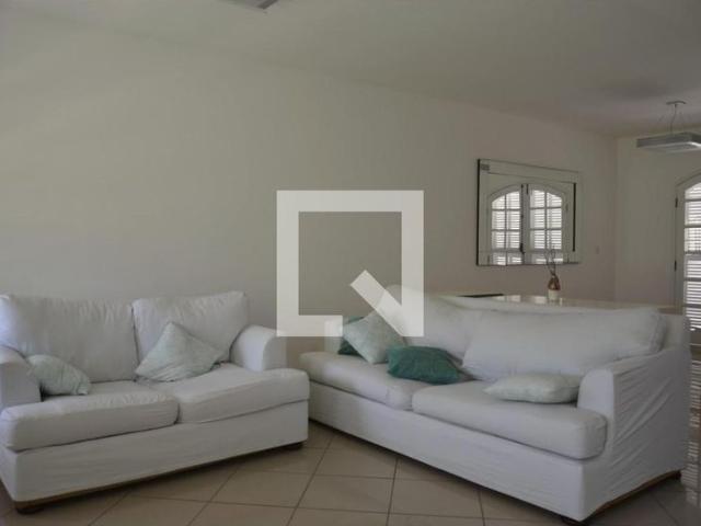 Casa aluguel em Região Geográfica Imediata do Rio de Janeiro, Região Metropolitana do Rio de Janeiro