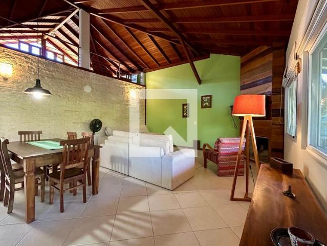 Casa aluguel em Região Geográfica Imediata de Florianópolis, Desterro