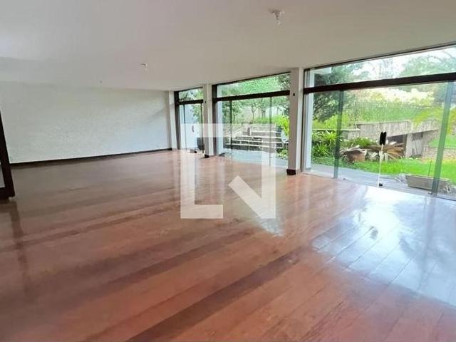 Casa aluguel em Região Geográfica Imediata do Rio de Janeiro, Região Metropolitana do Rio de Janeiro