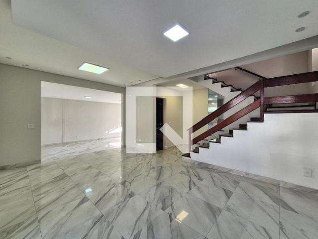 Casa aluguel em Região Geográfica Imediata do Rio de Janeiro, Região Metropolitana do Rio de Janeiro