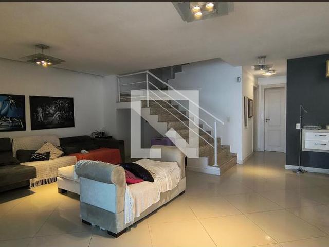 Casa aluguel em Região Geográfica Imediata do Rio de Janeiro, Região Metropolitana do Rio de Janeiro