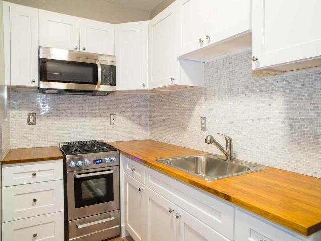 Apartment for rent in Canoga Park, California