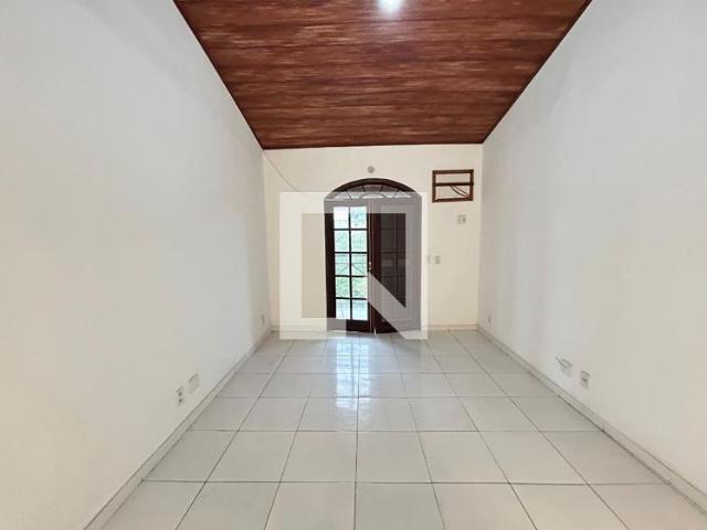 Casa aluguel em Região Geográfica Imediata do Rio de Janeiro, Região Metropolitana do Rio de Janeiro