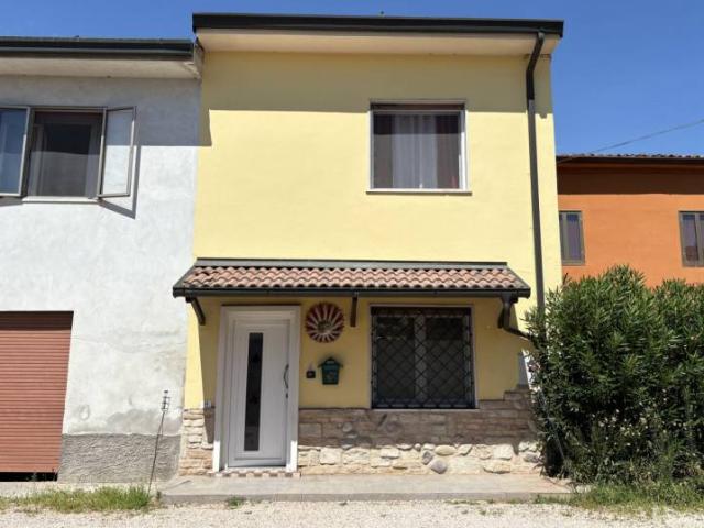 Villa Indipendente in vendita a Arcole, Verona