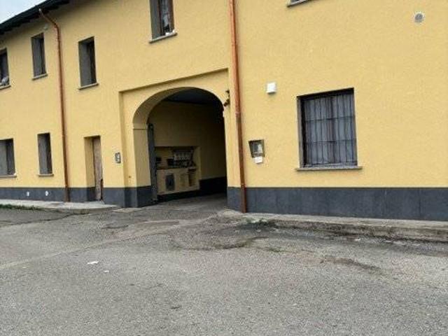 Villa Indipendente in vendita a Caponago, Lombardia