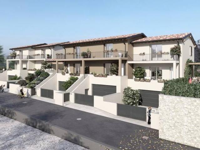 Villa Indipendente in vendita a Desenzano Del Garda, Brescia