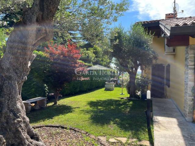 Villa Indipendente in vendita a Lonato, Brescia