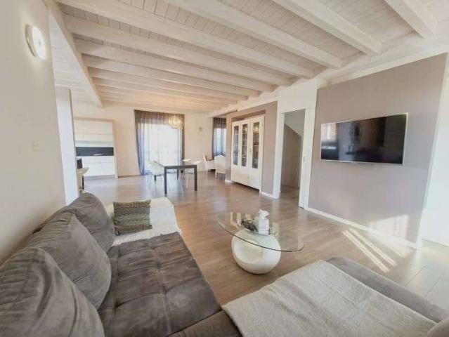 Villa Indipendente in vendita a Valeggio sul Mincio, Verona