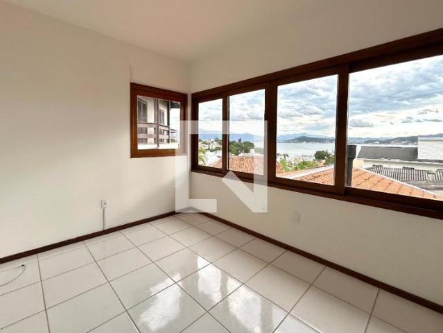 Casa aluguel em Região Geográfica Imediata de Florianópolis, Desterro