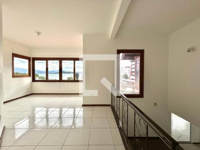 Casa aluguel em Região Geográfica Imediata de Florianópolis, Desterro