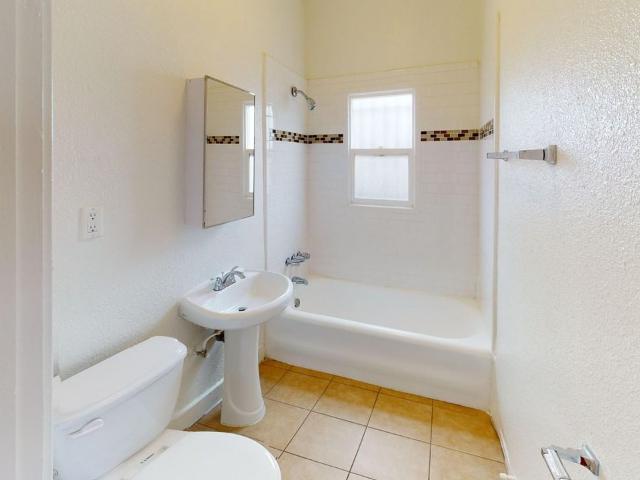 Apartment for rent in Canoga Park, California
